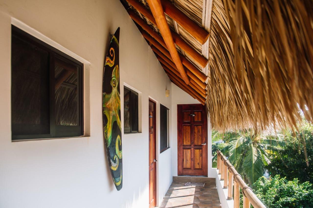 Хостел Experiencia Surf Camp Brisas de Zicatela Экстерьер фото